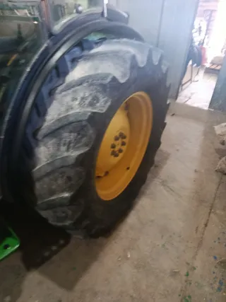 Neumáticos de tractor 420/70 r28