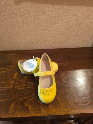 Zapatos niña amarillos N°25 Mayoral