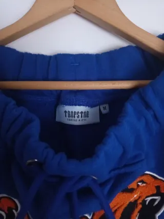 Chándal completo, sudadera y pantalón.