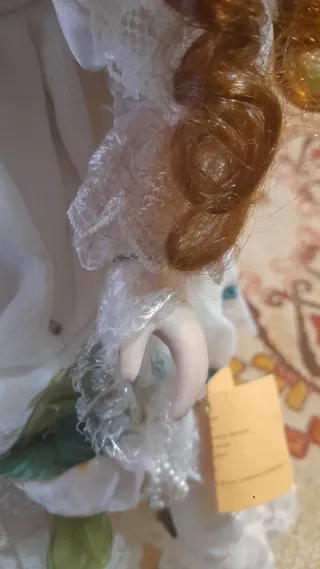 Bambola in porcellana