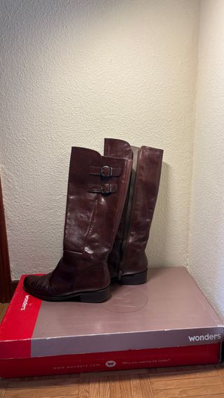 Botas de cuero marrones