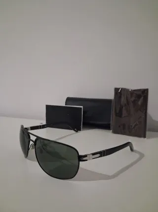 Gafas de Sol Persol Aviador Negro y Verde