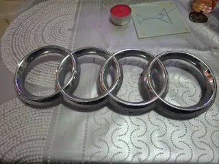 Enbellecedor de parrilla para audi A4 2006