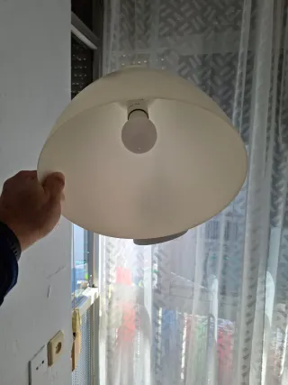 Silla Ikea azul y blanca y lampara vendo las dos c