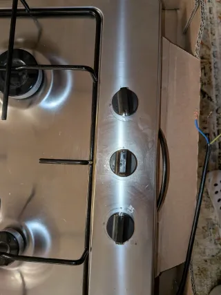 Cocina de gas Balay con 3 fuegos.