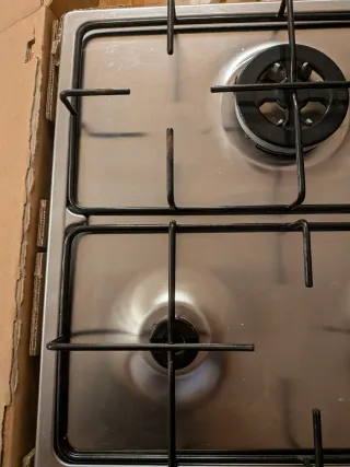 Cocina de gas Balay con 3 fuegos.