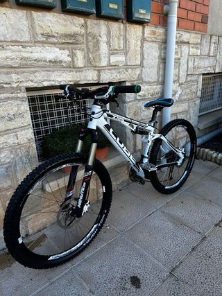 Bicicleta de Montaña Cube