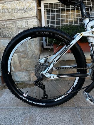 Bicicleta de Montaña Cube