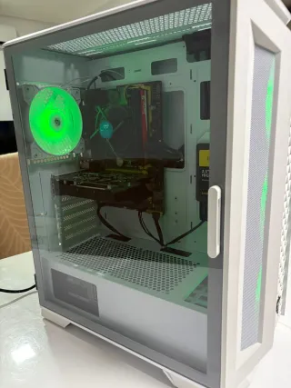 Torre Gaming i5 Blanca Como Nueva.