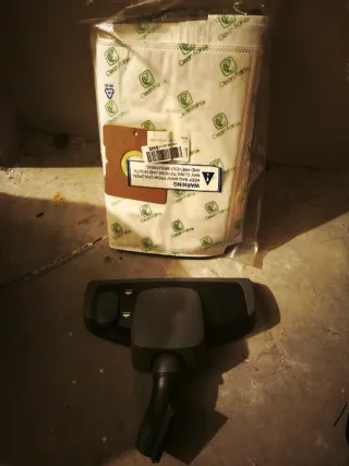 Aspiradora Roja 2200W