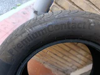 Rueda de coche en muy buen estado.