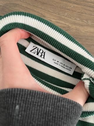 Top a rayas verde y blanco de Zara