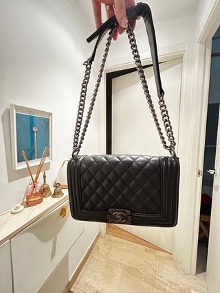 Borsa nera elegante tipo Chanel