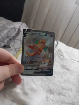 Carta Pokémon Dragonite V 192/203