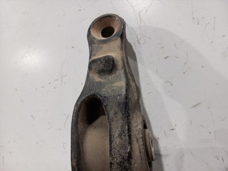 BRAZO SUSPENSION INFERIOR DELANTERO DERECHO MERCE