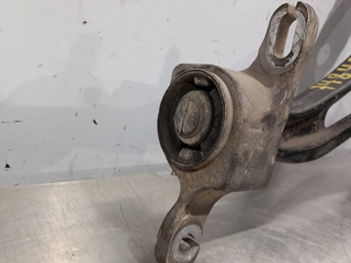 BRAZO SUSPENSION INFERIOR DELANTERO DERECHO MERCE