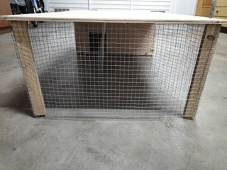 Corral gallinero hecho a mano