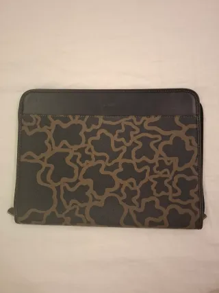 Portafolios Tous Negro y Marrón