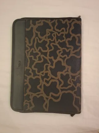 Portafolios Tous Negro y Marrón