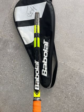 Raqueta Babolat Aero Junior 26, 250g, con funda.