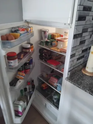 Frigorífico blanco con congelador. Negociable