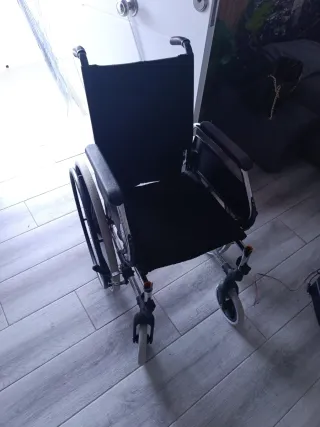 Silla de ruedas plegable