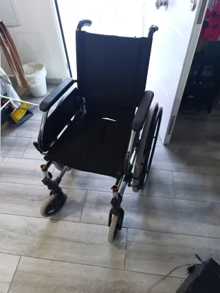 Silla de ruedas plegable