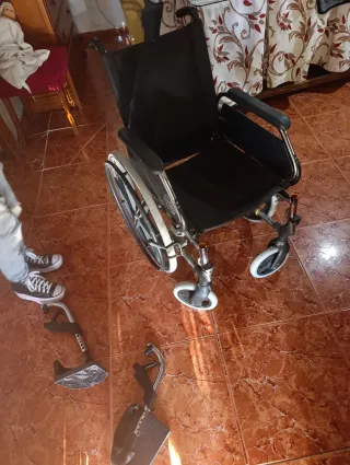 Silla de ruedas plegable
