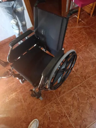 Silla de ruedas plegable