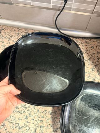 18 Platos IKEA negros