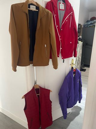 Lote 4 prendas: 3 chaquetas y 1 chaleco