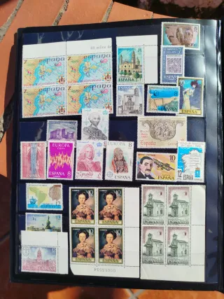 Lote de 300 sellos de España,Marruecos...