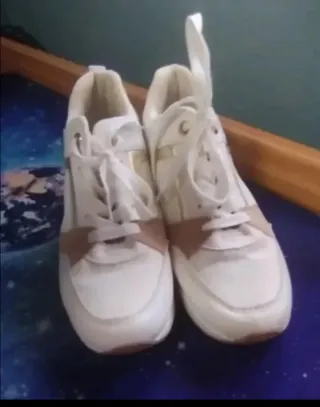 Zapatillas Mujer Blancas y Beige