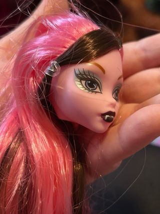 Cabeza Monster High tipo Draculaura