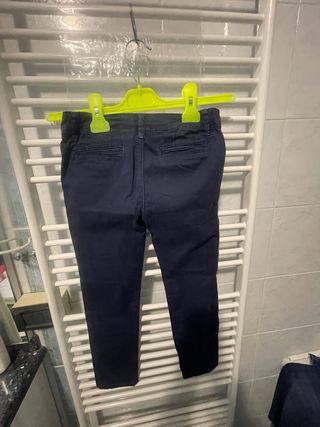 Pantalone blu regolabile in vita