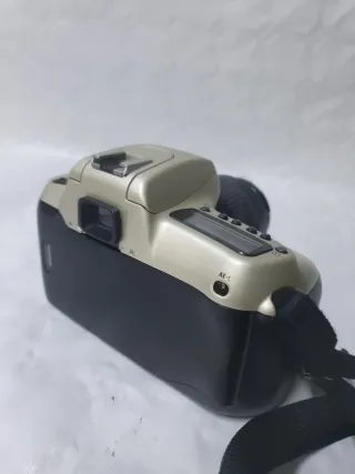 Cámara Nikon F50 Plata y Negra