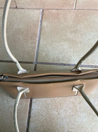 Bolso de hombro camel y beige