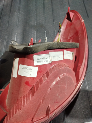 PILOTO TRASERO IZQUIERDO PEUGEOT 206+ Básico