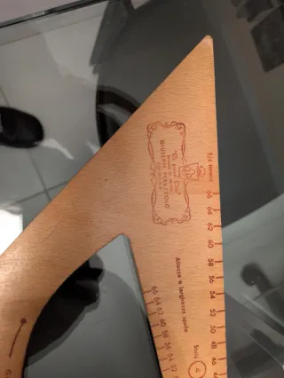 Perfette squadre sartoriali in legno Perazzolo