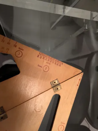 Perfette squadre sartoriali in legno Perazzolo