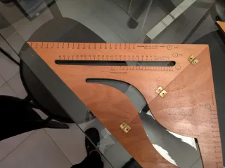 Perfette squadre sartoriali in legno Perazzolo