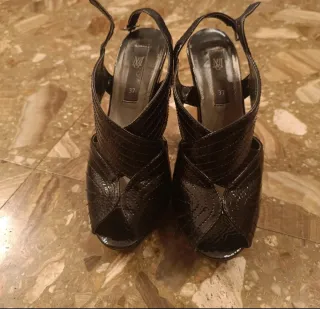 Tacones Zara Charol Negro