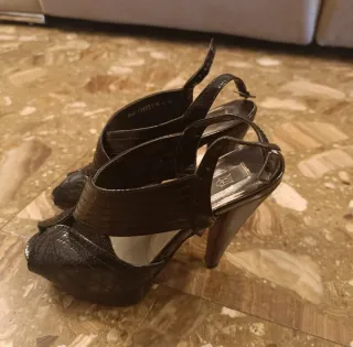 Tacones Zara Charol Negro