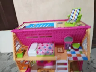 Casita de muñecas barriguita  2 plantas con piscin