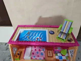 Casita de muñecas barriguita  2 plantas con piscin