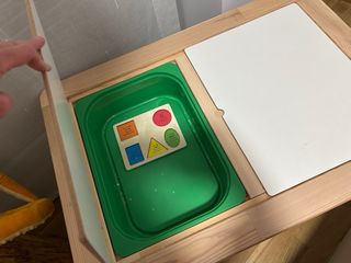 Mesa infantil de madera y blanco FLISAT