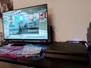 Pack PS4 Negra + Mando + 3 Juegos