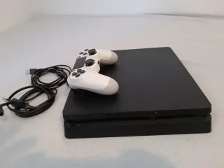 Pack PS4 Negra + Mando + 3 Juegos