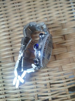 Reloj de pulsera con correa metálica