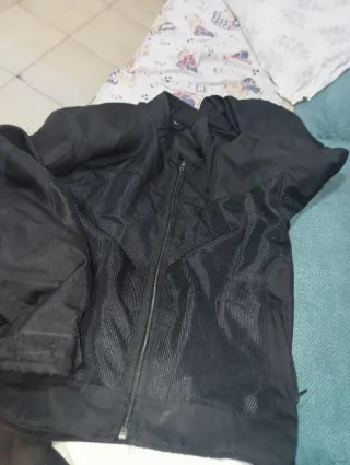 Chaqueta de moto con protecciones